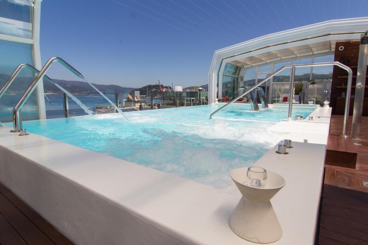 Gran Hotel Nagari Boutique & Spa Vigo Ngoại thất bức ảnh The rooftop pool
