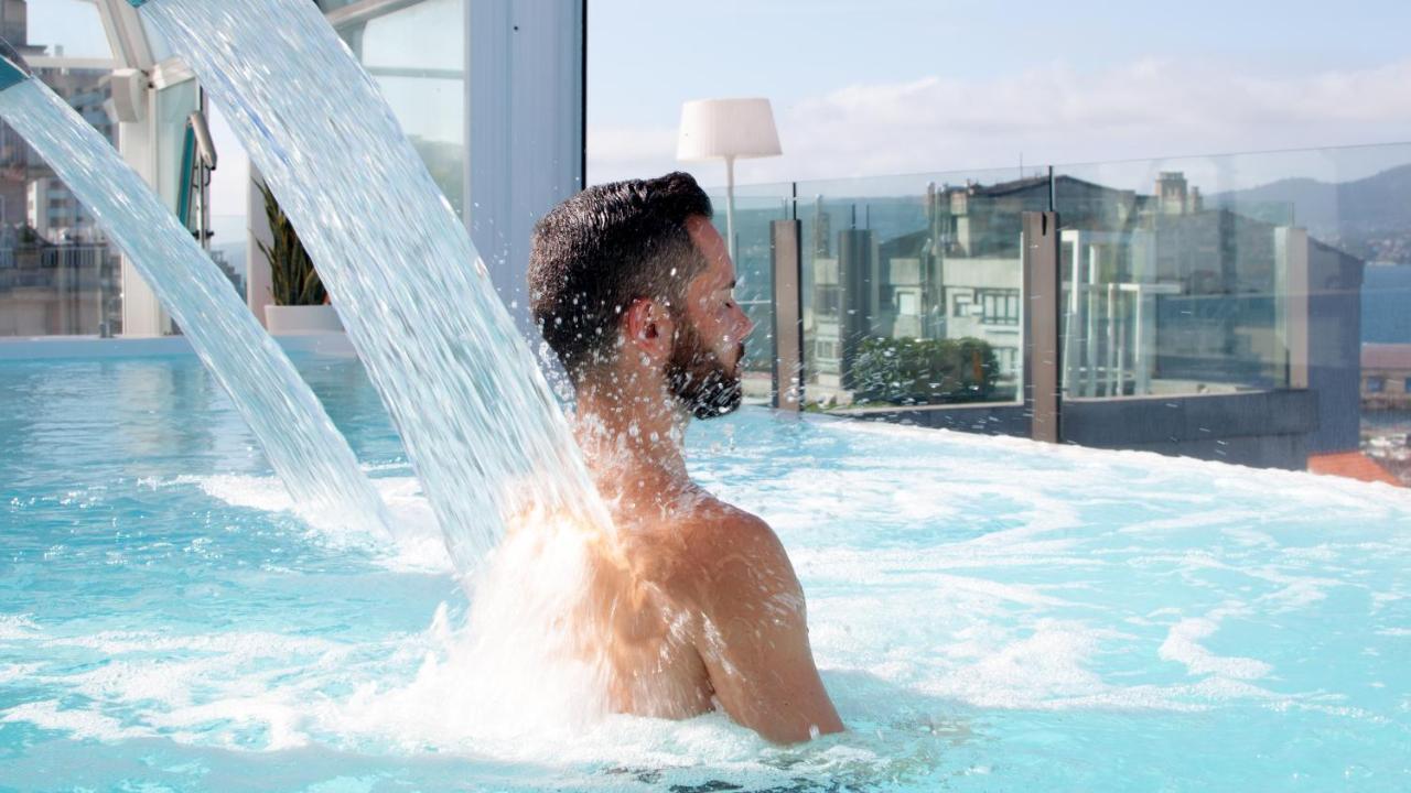 Gran Hotel Nagari Boutique & Spa Vigo Ngoại thất bức ảnh A man in a spa