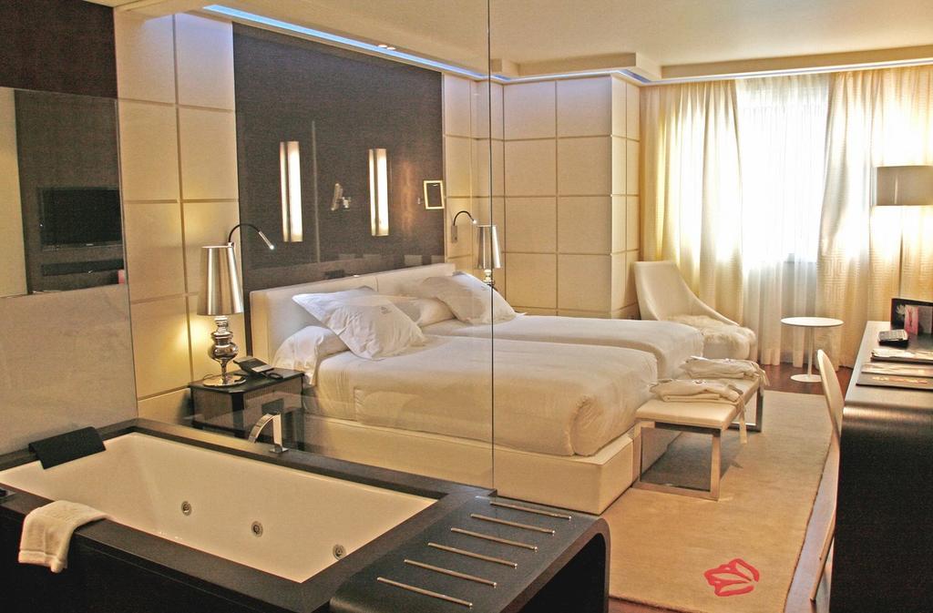 Gran Hotel Nagari Boutique & Spa Vigo Ngoại thất bức ảnh A room at the Mandarin Oriental, Milan