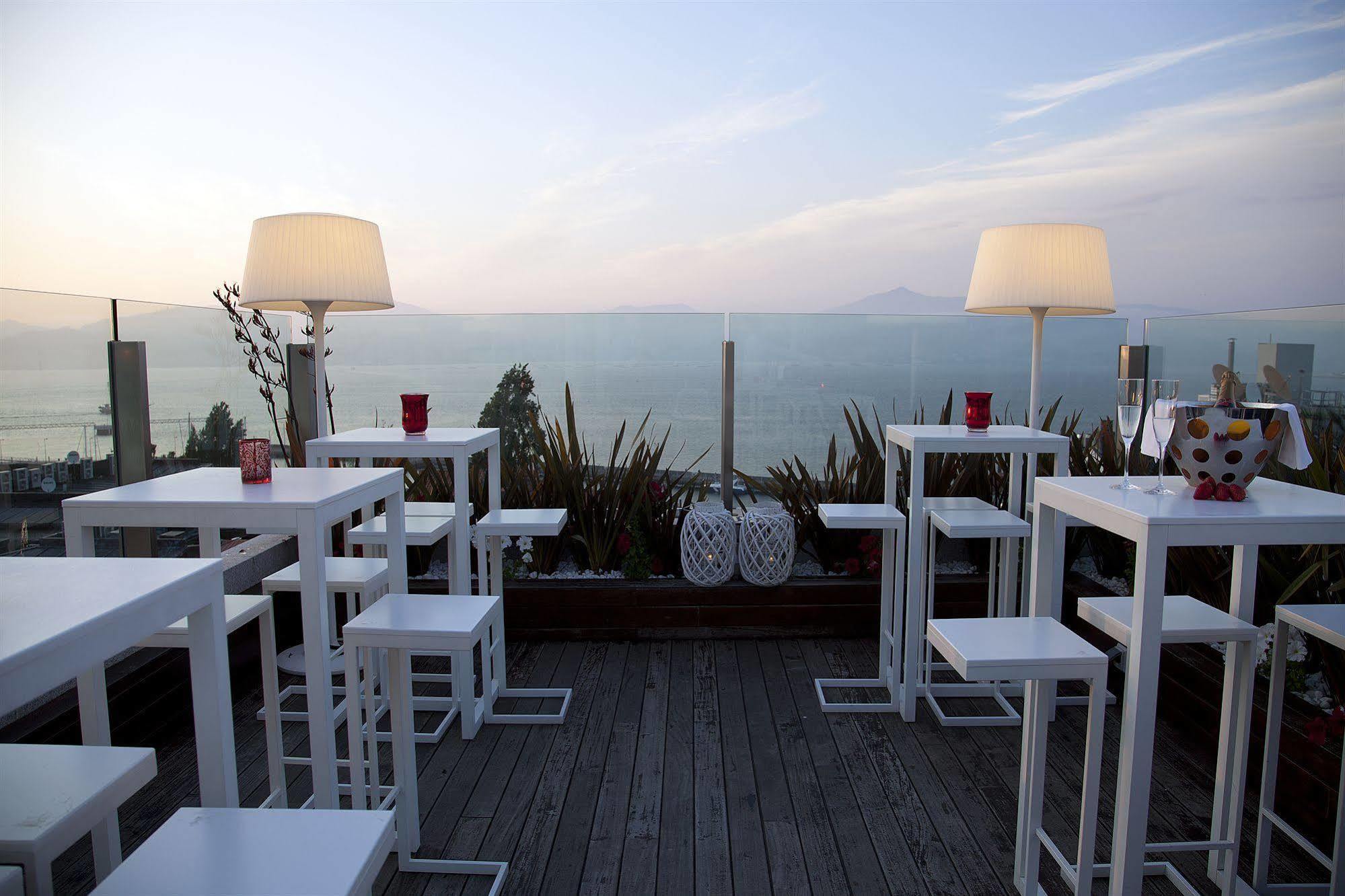 Gran Hotel Nagari Boutique & Spa Vigo Ngoại thất bức ảnh The Sky Bar