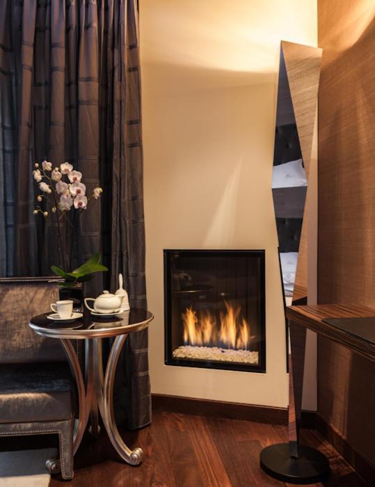 Gran Hotel Nagari Boutique & Spa Vigo Ngoại thất bức ảnh A fireplace